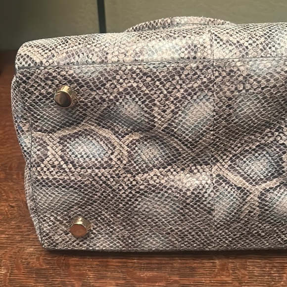 G.I.L.I. Leather Reptile Pattern Medium Satchel/Tote - Picture 11 of 16